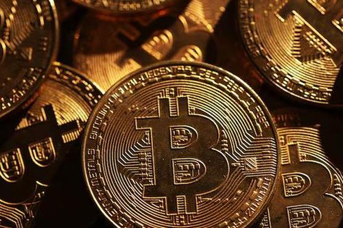 Bitcoin mất hơn 4.000 USD trong tuần, thị trường tiền số chìm trong sắc đỏ