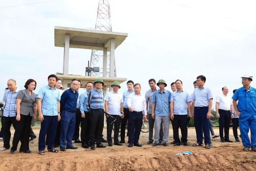 Sông Cầu dâng gần 3m trong 48 giờ, Hà Nội yêu cầu chủ động chống thiên tai