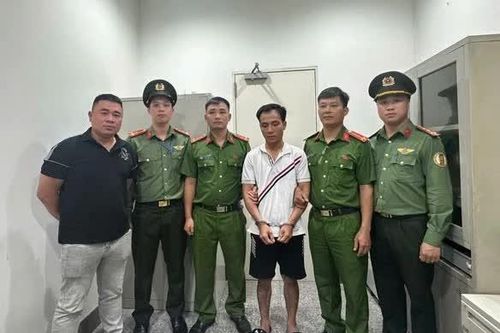 Phối hợp bắt đối tượng truy nã tại sân bay Nội Bài