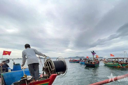 Kịp thời cứu vớt ngư dân gặp nạn