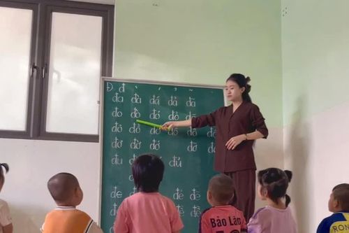 Cô giáo trẻ vượt khó chạm ước mơ và hành trình gieo hy vọng