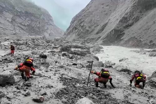Nepal chật vật cứu hàng trăm người kẹt trong hầm, Trung Quốc khẩn cấp điều chuyên gia hỗ trợ
