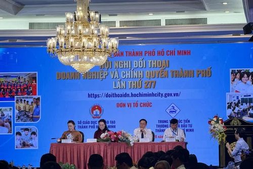 Kết nối nguồn lực tư nhân với giáo dục công lập