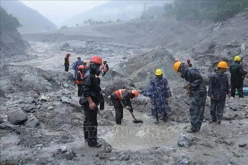 Nepal triển khai chôn cất nạn nhân thiệt mạng do lũ quét