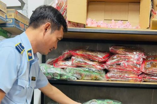 Siết hàng giả, hàng nhái vào cao điểm tiêu dùng cuối năm