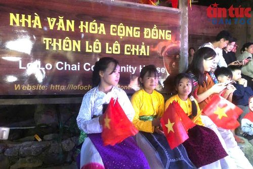Từ mùa Thu độc lập đến Lũng Cú ngày mới