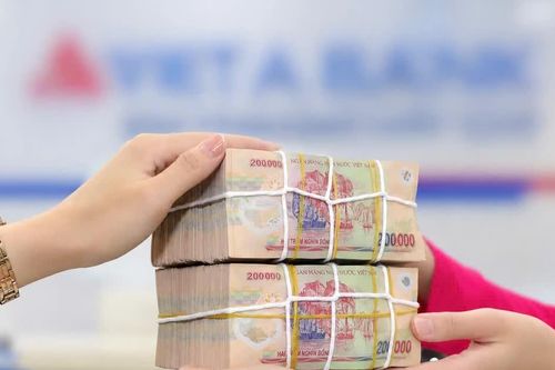 Vì sao tiền gửi dân cư lập kỷ lục nhưng ngân hàng không dư dả vốn?