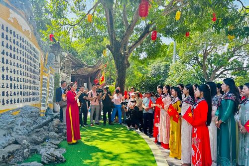 Đoàn thí sinh Hoa hậu Việt Nam 2026 trải nghiệm hành trình Thăng Long – Kinh Bắc