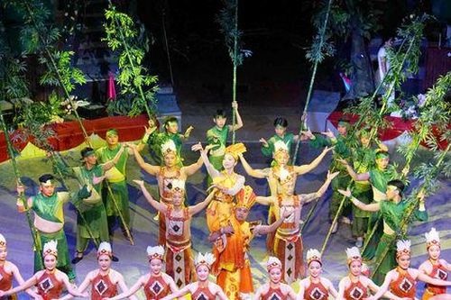 Sân khấu về đề tài chính luận: Khi những câu chuyện lớn có cách kể mới