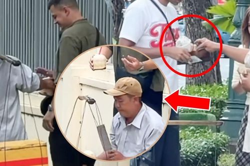 Công an xác minh thông tin du khách bị 'chặt chém' 330.000 đồng/quả dừa ở TPHCM