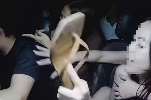 Triệu tập nhóm khách nữ lăng mạ, hành hung tài xế taxi trong đêm