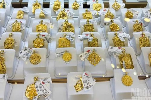 Giá vàng thế giới ngày 31/8 tiếp đà sụt giảm sau đợt tăng giá kéo dài
