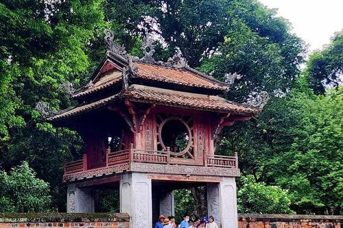 Dịp lễ Quốc khánh, du khách nườm nượp đến Văn Miếu - Quốc Tử Giám