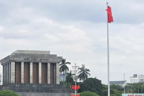 Nghỉ lễ 2/9, người dân nô nức về tham quan các di tích lịch sử tại Hà Nội
