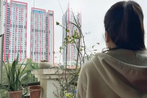 Người mua nhà ở thực giữ tiền chờ "đáy"