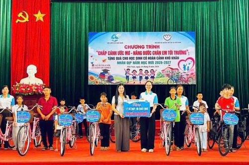 Hội LHPN Bắc Ninh: Hàng nghìn món quà nâng bước trẻ đến trường