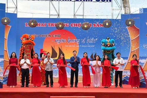 Khai trương không gian Chợ hải sản “Một phiên chợ - Ngàn hương vị biển”