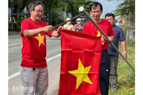 Long Kiến sôi nổi hoạt động chào mừng Quốc khánh 2/9