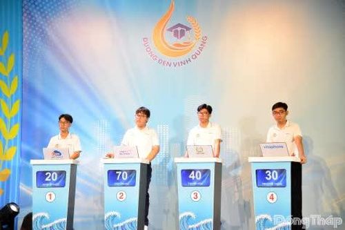 Chung kết 'Đường đến vinh quang' lần thứ XVI: Các thí sinh thể hiện kiến thức, bản lĩnh qua mỗi vòng thi