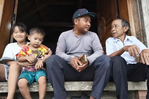 Người giữ “mạch làng” ở làng Cam