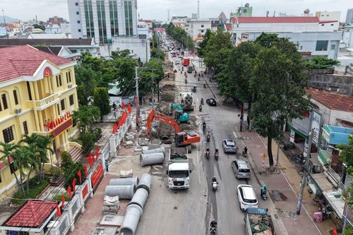 Đẩy nhanh tiến độ giải ngân đầu tư công: Những công trường không có Lễ