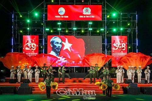 'Từ mùa Thu lịch sử đến khát vọng Cà Mau' sẵn sàng trước giờ công diễn