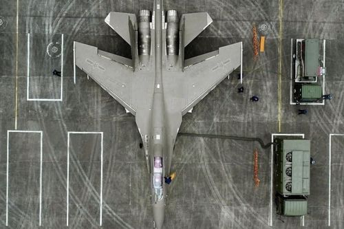Tiêm kích J-16 Trung Quốc so tài Rafale Pháp tranh đoạt ngôi vị 'bá chủ bầu trời'