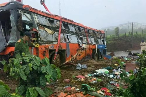 Vụ lật xe khách ở Gia Lai: Bộ Y tế chỉ đạo dồn lực cứu chữa nạn nhân