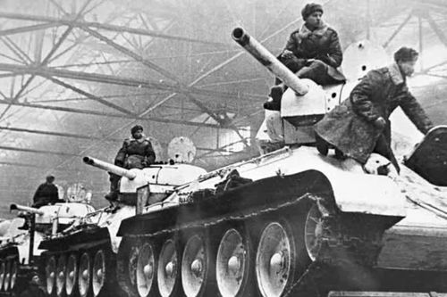 Vì sao Liên Xô chấp nhận một chiếc T-34 'xấu hơn' để sản xuất nhanh hơn?