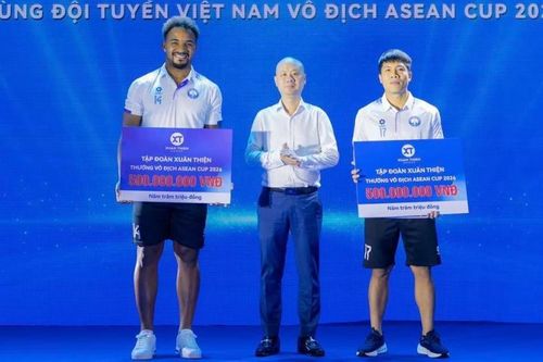 Xuân Son và Văn Vĩ được thưởng 'nội bộ' 1 tỷ đồng