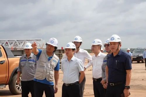 Chủ tịch ACV kiểm tra tiến độ, động viên lực lượng thi công sân bay Long Thành xuyên lễ