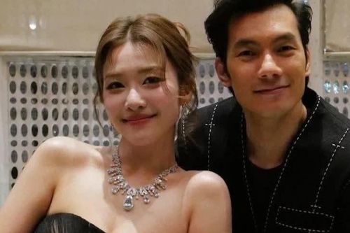 Khả Ngân - Nhan Phúc Vinh công khai yêu khiến cả showbiz ngỡ ngàng