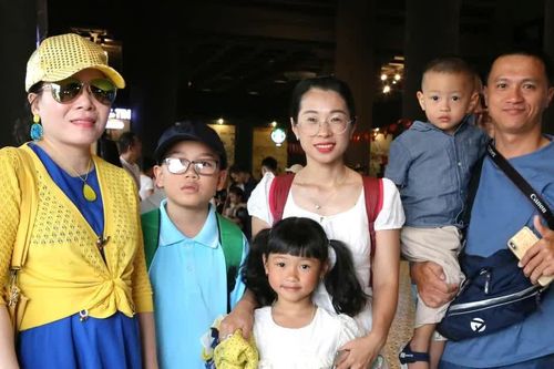 Những vị khách 'xông đất' thành phố Quảng Ninh
