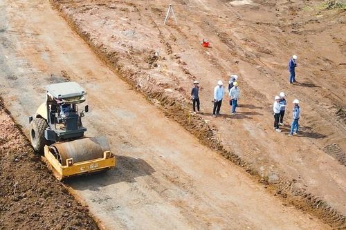 Không nghỉ lễ, công nhân tăng tốc thi công trên công trường Vành đai 4