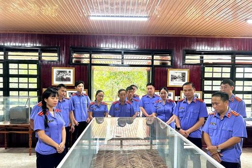 VKSND khu vực 9, TP Đà Nẵng tri ân tại Khu di tích Khu ủy Khu V