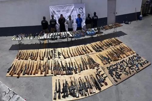 Mexico thu giữ lượng lớn súng đạn buôn lậu từ Mỹ