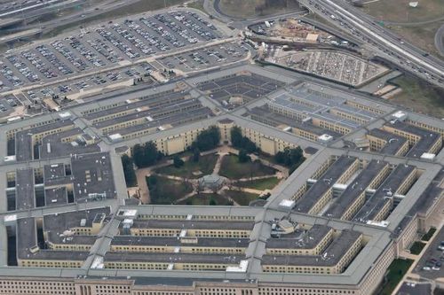 Bộ trưởng Lục quân Mỹ đệ đơn từ chức từ chức lên Tổng thống Donald Trump