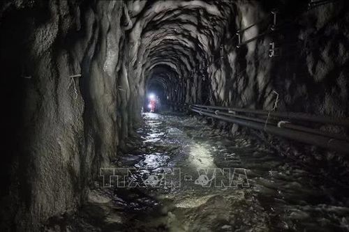 Những yếu tố sống còn với hàng trăm công nhân mắc kẹt dưới lòng đất Nepal
