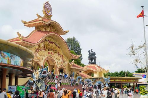 TP Hồ Chí Minh: Điểm vui chơi nội thành hút khách dịp lễ 2/9