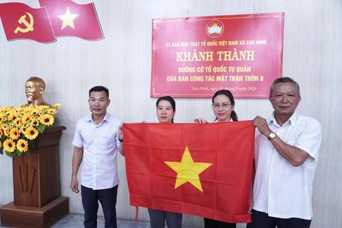 Xã Vạn Ninh khánh thành công trình tuyến đường cờ Tổ quốc