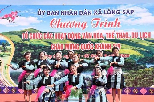 Nhân dân xã Lóng Sập rộn ràng đón Quốc khánh 2/9