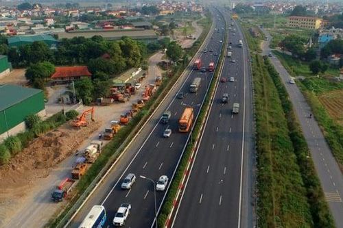 Thủ tướng thúc tiến độ loạt đường bộ cao tốc phía Bắc, gỡ vướng mặt bằng và vật liệu