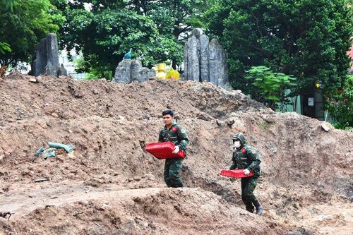 TP. Hồ Chí Minh: Xử lý gần 500m³ đất, quy tập 15 bộ hài cốt liệt sĩ tại Công viên Lê Thị Riêng