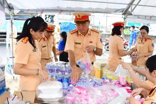 Lan tỏa hình ảnh đẹp về người chiến sĩ Công an Đồng Tháp