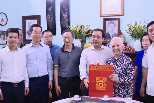 Hà Nội dành 10,4 tỷ đồng tặng quà người có công dịp 2/9