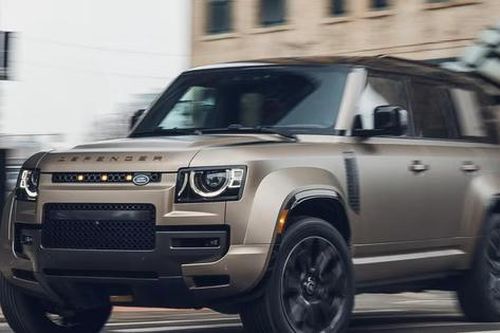 Land Rover trì hoãn Defender thế hệ mới, tiếp tục duy trì động cơ V8