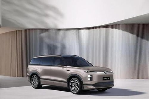 Ô tô Việt tháng 8: Hybrid, EV và EREV cùng tăng tốc