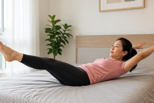 5 bài tập tại giường giúp tăng cường cơ lõi sau tuổi 60