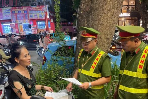 Kiểm tra, xử lý nghiêm vi phạm tại các điểm trông giữ phương tiện quanh phố đi bộ hồ Hoàn Kiếm