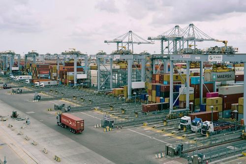 Chiếc hộp thép nhỏ bé thay đổi cả thế giới